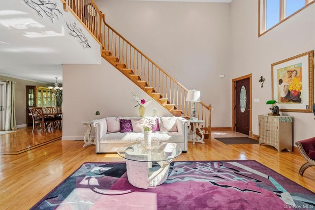 27 Margaret Road, Monroe, NY 10950