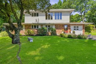 27 Margaret Road, Monroe, NY 10950