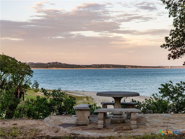 874 Lakebreeze Drive, Canyon Lake, TX 78133