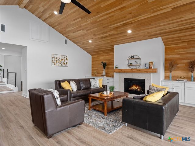 874 Lakebreeze Drive, Canyon Lake, TX 78133