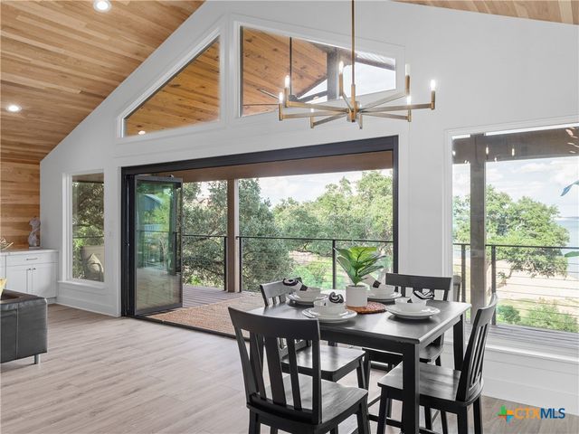 874 Lakebreeze Drive, Canyon Lake, TX 78133