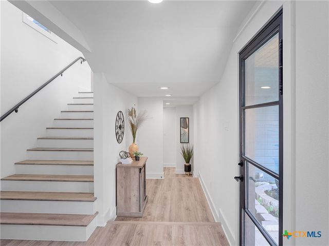 874 Lakebreeze Drive, Canyon Lake, TX 78133