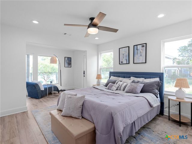 874 Lakebreeze Drive, Canyon Lake, TX 78133