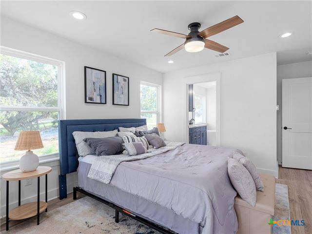 874 Lakebreeze Drive, Canyon Lake, TX 78133