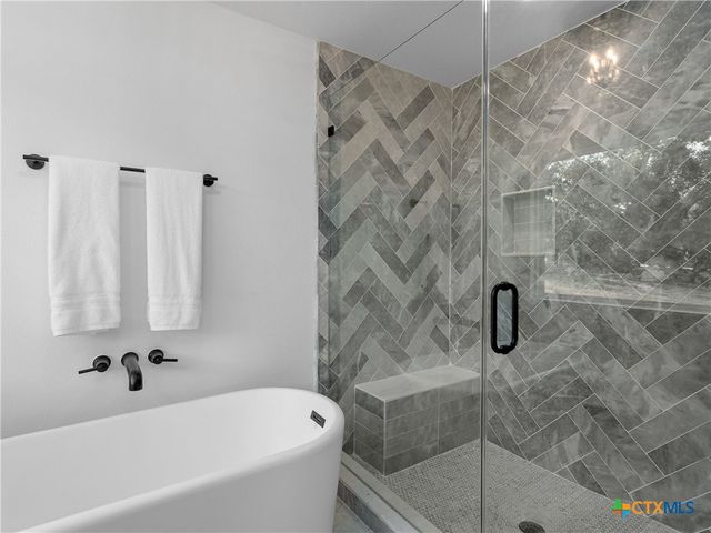 874 Lakebreeze Drive, Canyon Lake, TX 78133