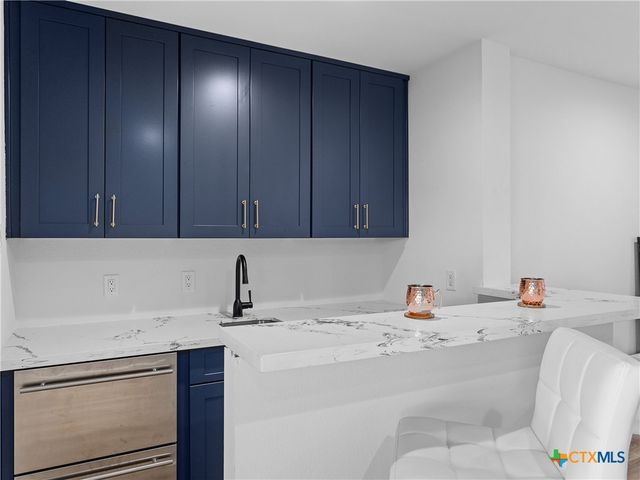 874 Lakebreeze Drive, Canyon Lake, TX 78133