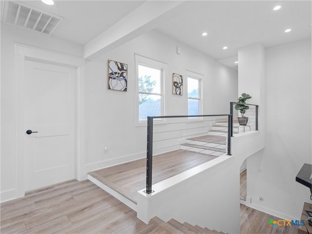 874 Lakebreeze Drive, Canyon Lake, TX 78133