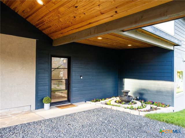 874 Lakebreeze Drive, Canyon Lake, TX 78133