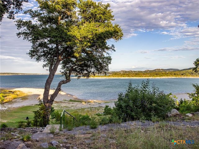 874 Lakebreeze Drive, Canyon Lake, TX 78133