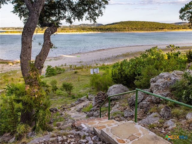 874 Lakebreeze Drive, Canyon Lake, TX 78133