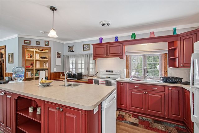 825 West Avenue, Sweden, NY 14420