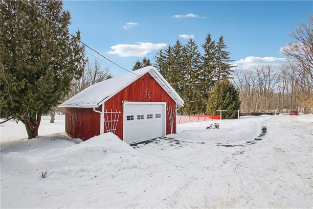 825 West Avenue, Sweden, NY 14420