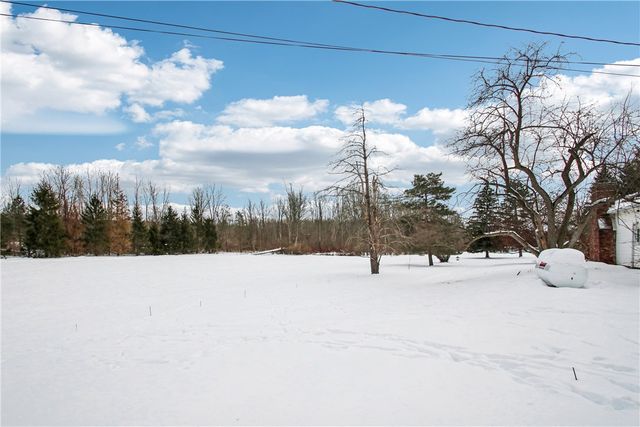 825 West Avenue, Sweden, NY 14420