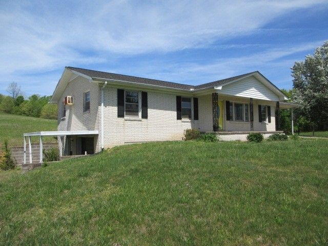 11694 Hurricane Creek Rd, Mc Ewen, TN 37101