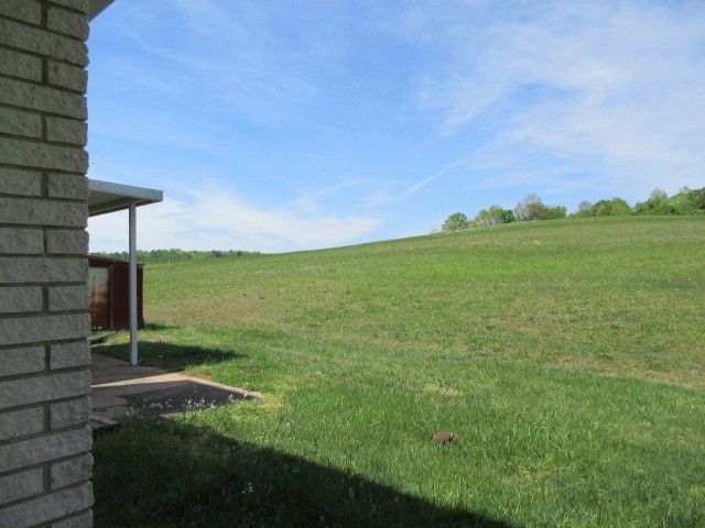 11694 Hurricane Creek Rd, Mc Ewen, TN 37101