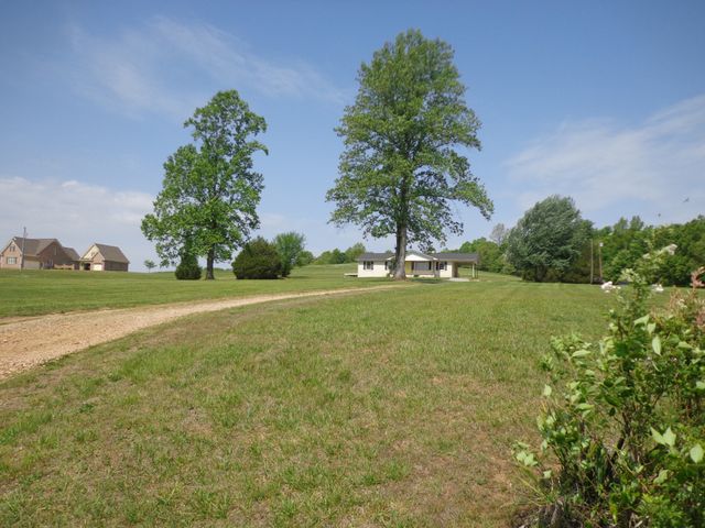 11694 Hurricane Creek Rd, Mc Ewen, TN 37101