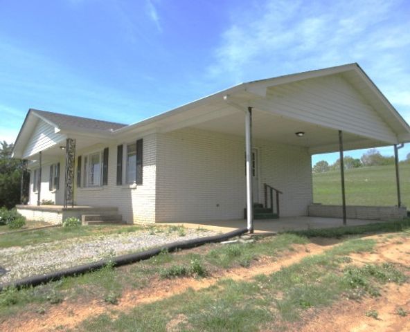 11694 Hurricane Creek Rd, Mc Ewen, TN 37101