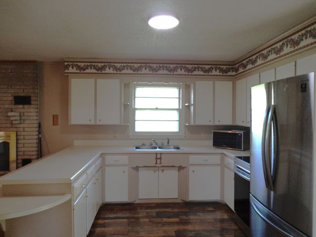 11694 Hurricane Creek Rd, Mc Ewen, TN 37101