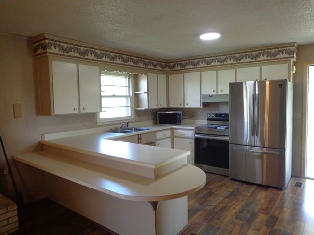 11694 Hurricane Creek Rd, Mc Ewen, TN 37101