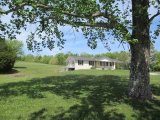 11694 Hurricane Creek Rd, Mc Ewen, TN 37101