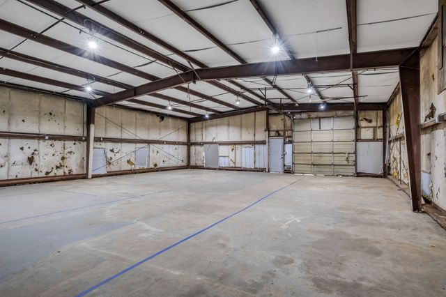 1411 Buffalo Rd, Lawrenceburg, TN 38464