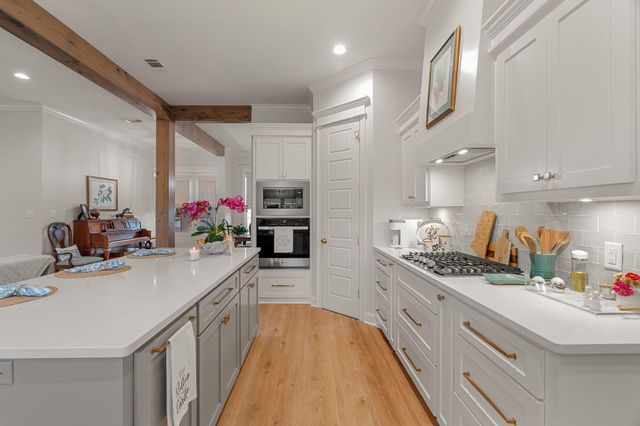 23 Steerforth Dr., Hattiesburg, MS 39402