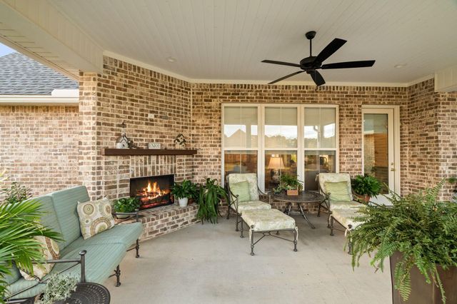 23 Steerforth Dr., Hattiesburg, MS 39402