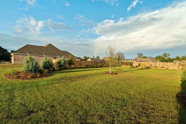 23 Steerforth Dr., Hattiesburg, MS 39402