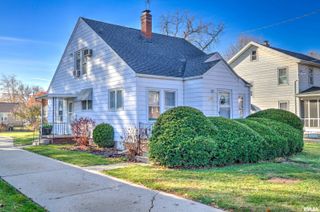 2106 W HEADING Avenue, West Peoria, IL 61604