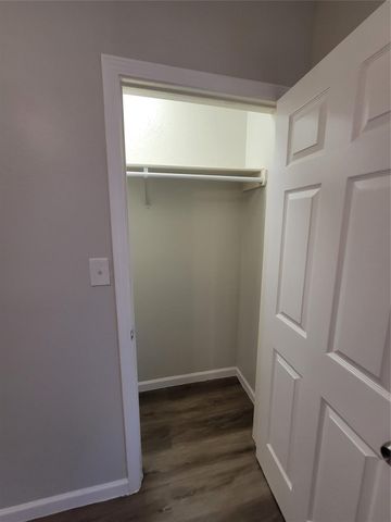 715 11th Street A, Dickinson, TX 77539