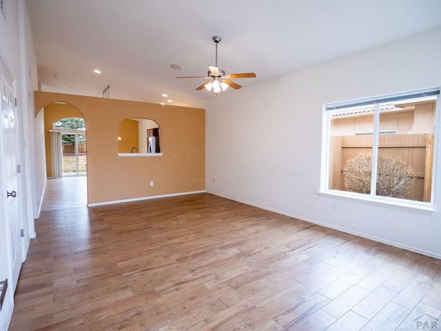 960 Peachcrest Dr, Pueblo, CO 81005