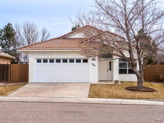 960 Peachcrest Dr, Pueblo, CO 81005