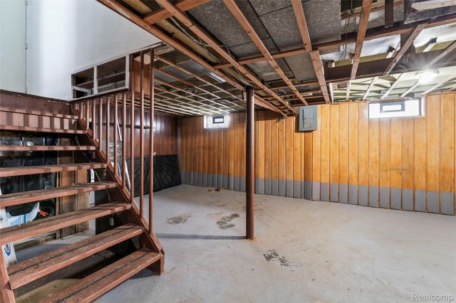 9980 Ashton Avenue, Detroit, MI 48228
