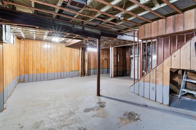 9980 Ashton Avenue, Detroit, MI 48228