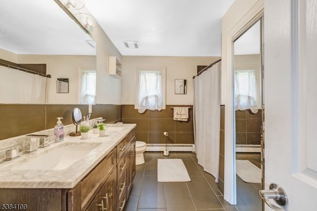 207 Eileen Dr, Cedar Grove Twp., NJ 07009