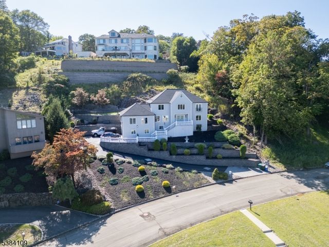 207 Eileen Dr, Cedar Grove Twp., NJ 07009