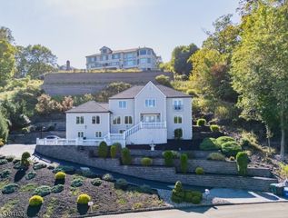 207 Eileen Dr, Cedar Grove Twp., NJ 07009