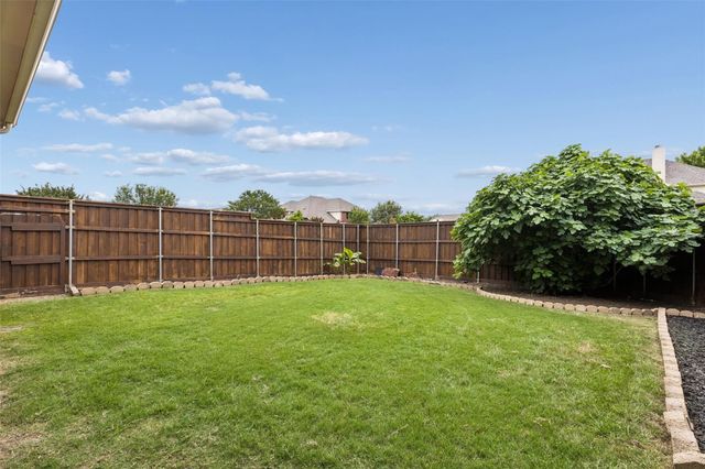 295 Stone Ridge Drive, Sunnyvale, TX 75182