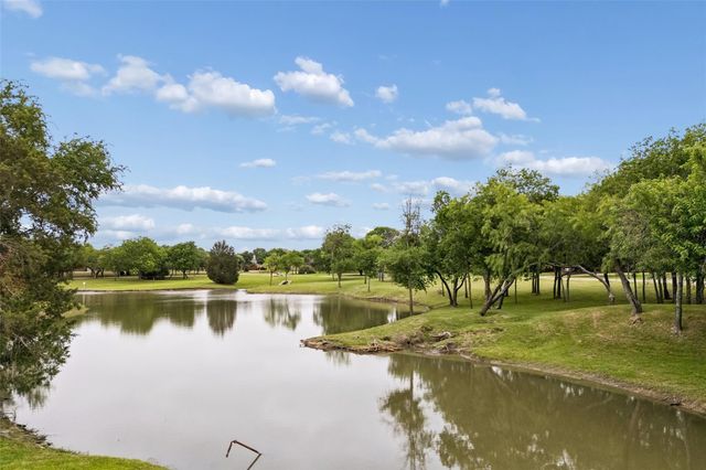 295 Stone Ridge Drive, Sunnyvale, TX 75182