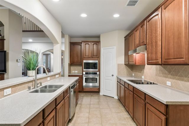 295 Stone Ridge Drive, Sunnyvale, TX 75182