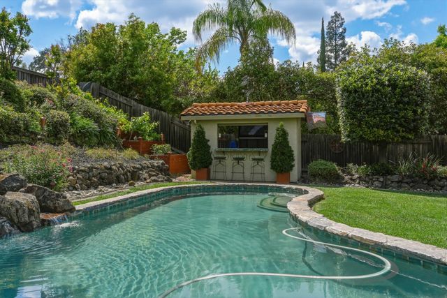 2936 Avon Rd, Rocklin, CA 95765