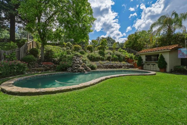 2936 Avon Rd, Rocklin, CA 95765
