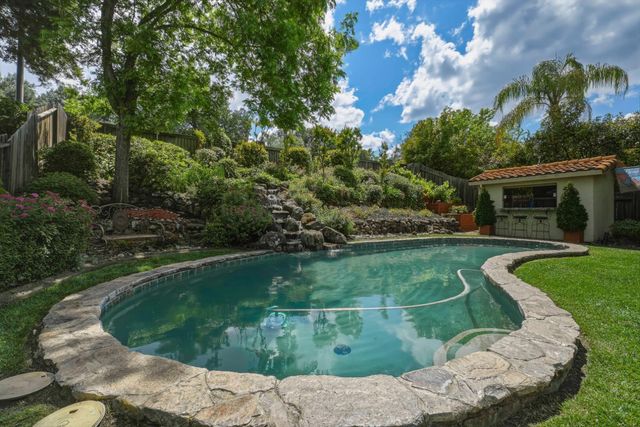 2936 Avon Rd, Rocklin, CA 95765