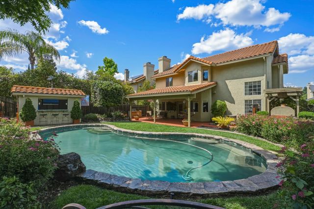 2936 Avon Rd, Rocklin, CA 95765
