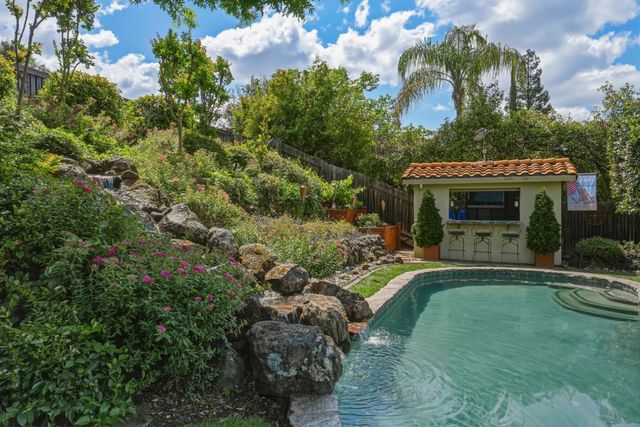2936 Avon Rd, Rocklin, CA 95765