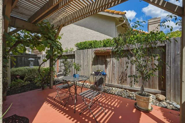 2936 Avon Rd, Rocklin, CA 95765