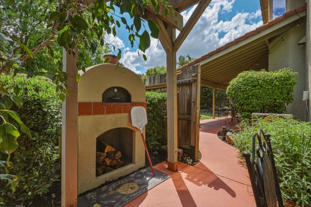 2936 Avon Rd, Rocklin, CA 95765