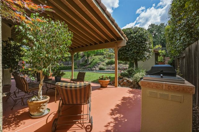 2936 Avon Rd, Rocklin, CA 95765