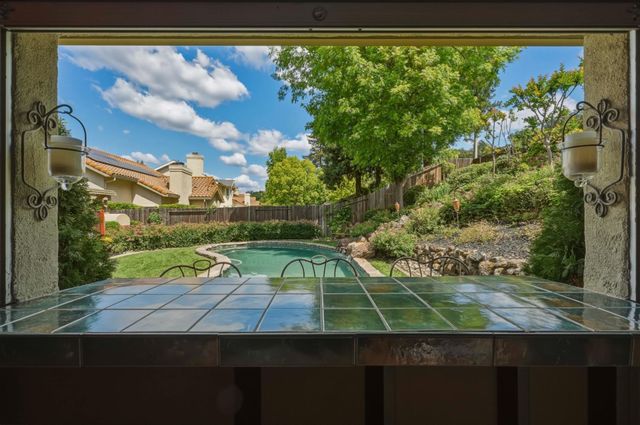 2936 Avon Rd, Rocklin, CA 95765