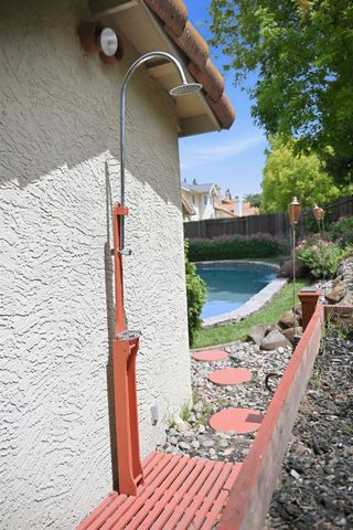 2936 Avon Rd, Rocklin, CA 95765
